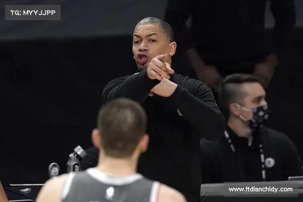 塔图姆 90 度崴脚仍坚持罚球 全场高呼 MVP 小萨垫脚致歉 塔图姆 90 度崴脚仍坚持罚球 全场高呼 MVP 小萨垫脚致歉